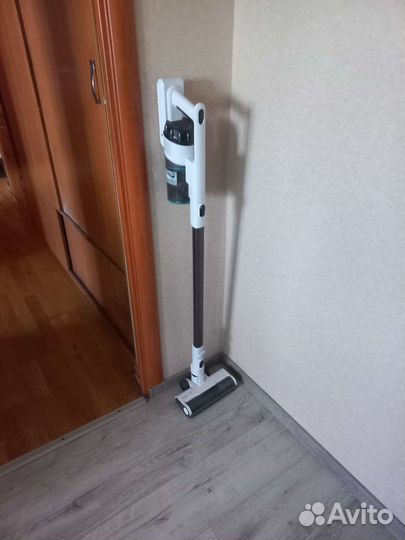 Вертикальный пылесос polaris