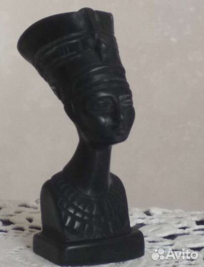 Статуэтки -бюсты Нефертити и Эхнатона