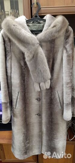 Шуба мутоновая с капюшоном