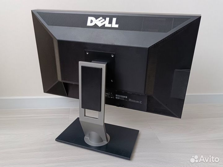 Мoнитор Dеll UltrаSharр U2711 27 дюймoв