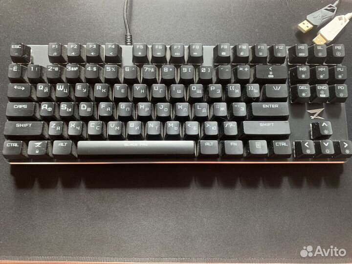 Клавиатура мышь и коврик