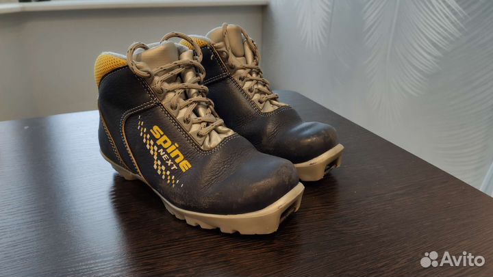 Лыжные ботинки 35 размер