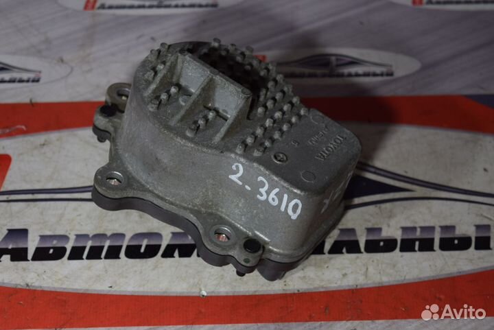 Помпа водяная c Toyota Prius ZVW30 2ZR-FXE