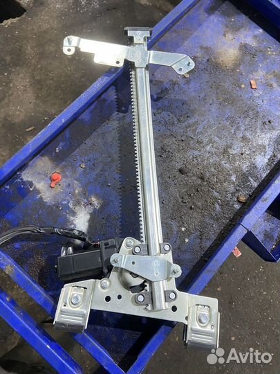 Стеклоподъемник