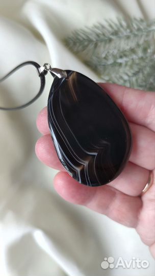 Енот на подвеске из чёрного агата. Худ.роспись