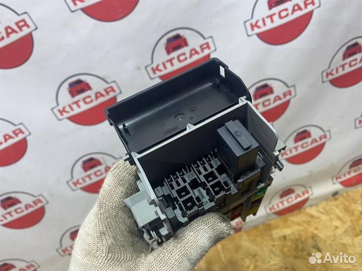 Блок предохранителей салонный Opel Astra J