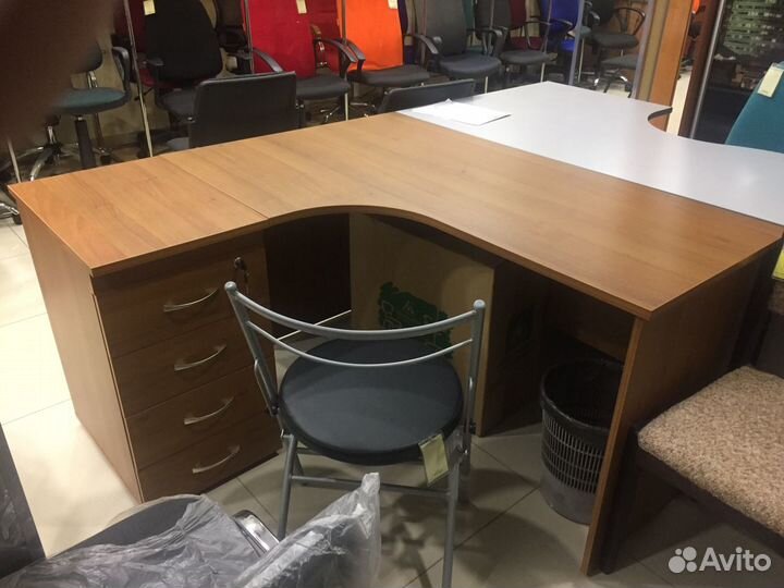 Стол письменный эргономичный 1400