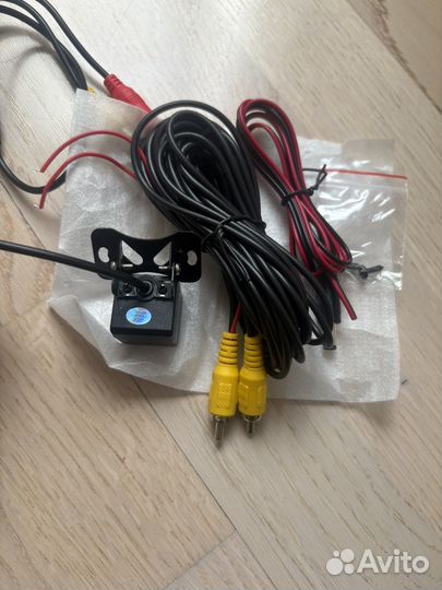 Автомобильная камера заднего вида