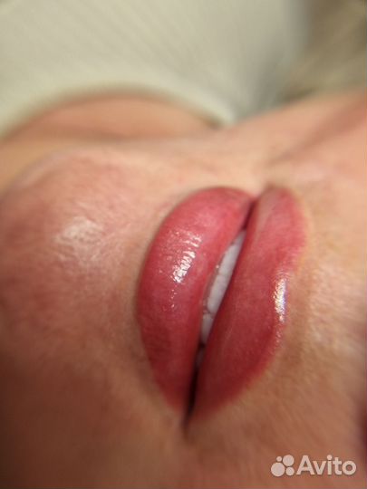 Перманентный макияж бровей губ