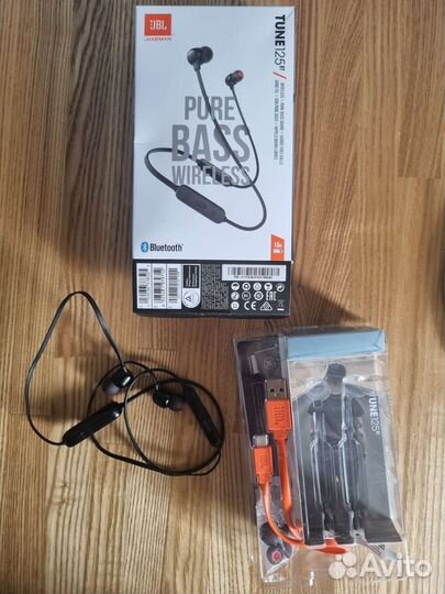 Беспроводные наушники JBL 125BT