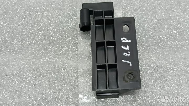 Антенна Jeep Grand Cherokee WK2 2018+