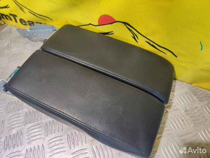 Подлокотник Volkswagen Touareg 7P5 cgea 3.0 tfsi