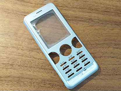 Sony Ericsson w610i передняя панель silver оригина