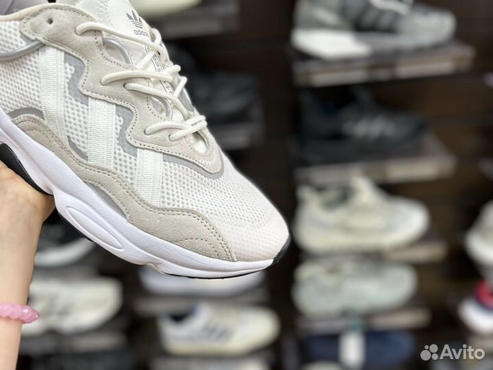 Кроссовки Adidas ozweego