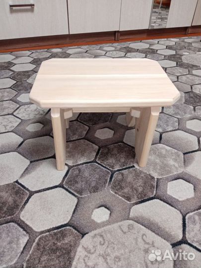 Табуретка маленькая для дома, бани, дачи