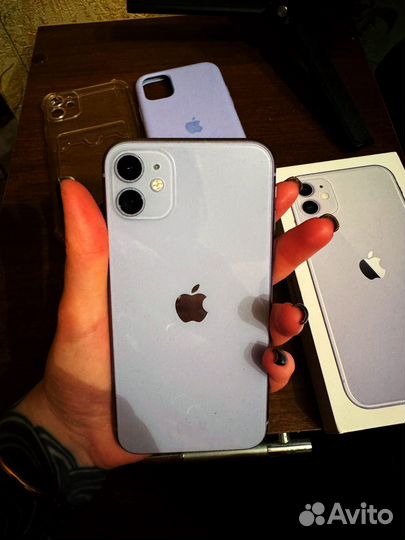 iPhone 11, 64 ГБ