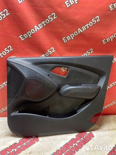 Обшивка боковой двери передняя правая Hyundai Ix35