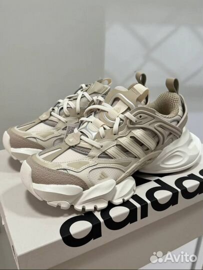 Adidas XLG Runner Deluxe