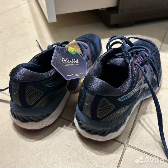 Кроссовки женские asics