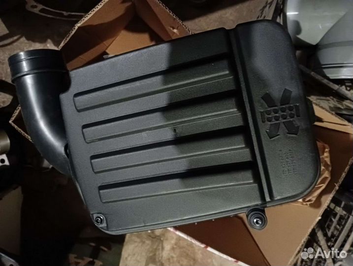 Корпус воздушного фильтра Audi/VW