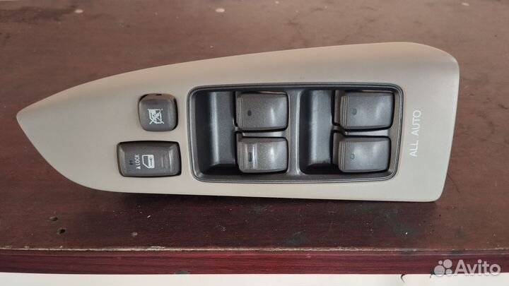 Блок управления стеклоподъемниками Toyota Lexus