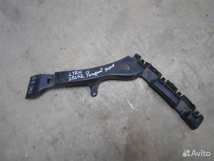 Кронштейн заднего бампера левый от Peugeot 3008 2