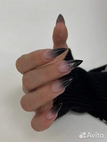 Маникюр у мастера технолога