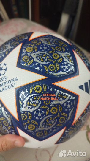Футбольный мяч adidas лига чемпионов 2023