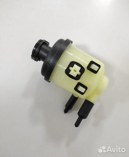 Бачок гур Хендай Солярис 2017