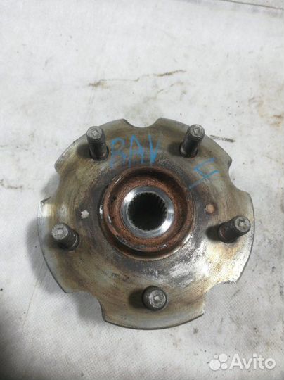 Ступица задняя Toyota Rav4 XA30