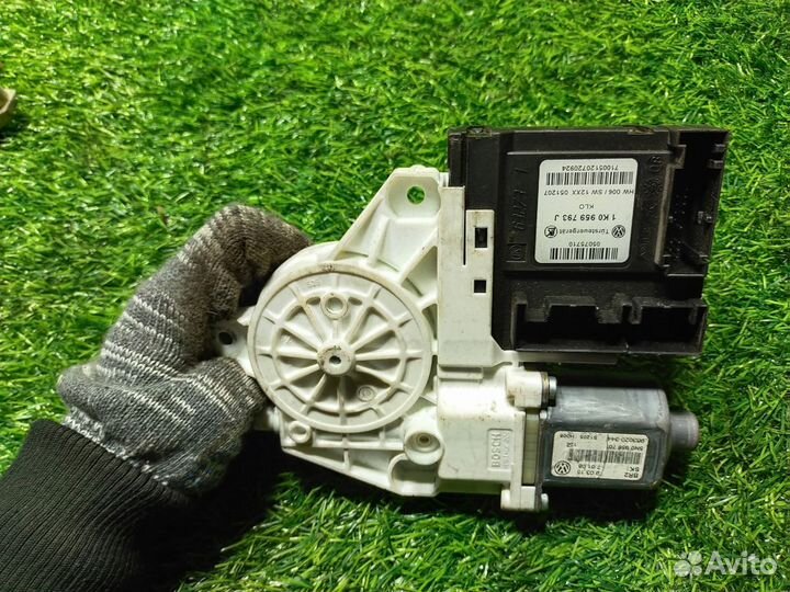 Мотор стеклоподъемника Volkswagen Tiguan (NF) I