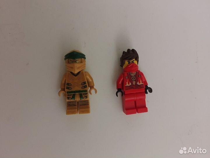 Золотая минифигурка Ллойд и техно Кай