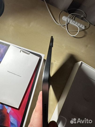 Планшет Apple iPad Pro (2020) 11 Wi-Fi 256 гб