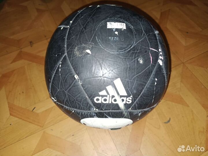 Волейбольный мяч adidas