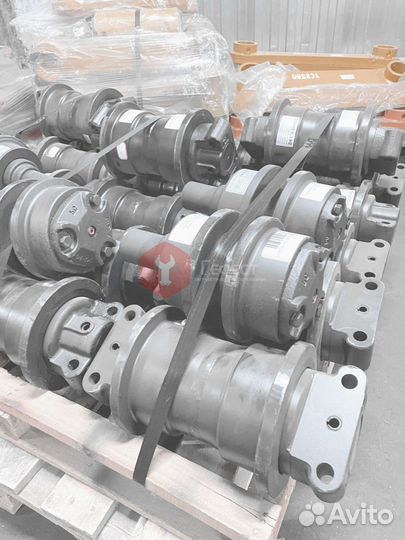 Каток поддерживающий Doosan DX340LCA 270-00047B