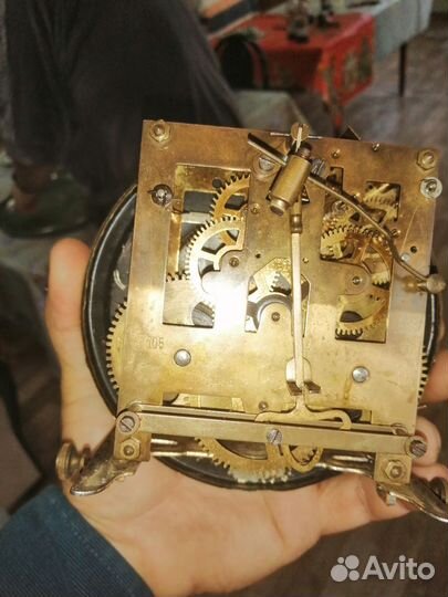 Старинные настенные часы