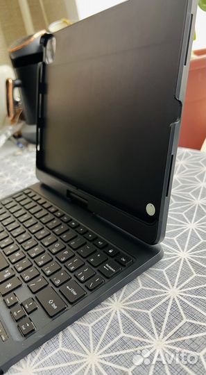 Клавиатура чехол WiWU на iPad 11