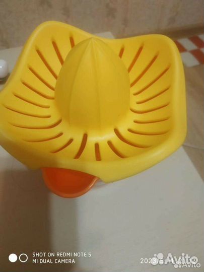 Сахарница, соковыжималка и др. кухонная посуда