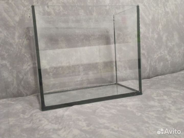 Аквариум и игрушка