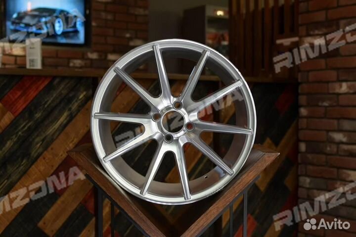 Литой диск в стиле vossen R16 5x114.3