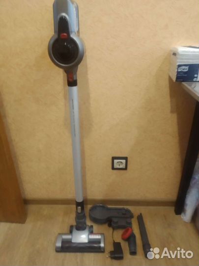 Пылесос Redmond RV-UR359