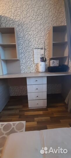 Письменный стол для школьника на двоих