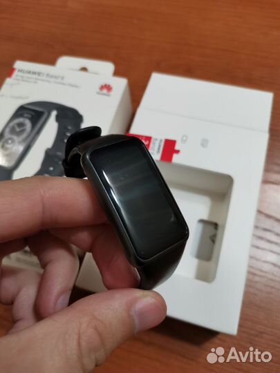 Смарт часы huawei band 6 + беспроводная зарядка