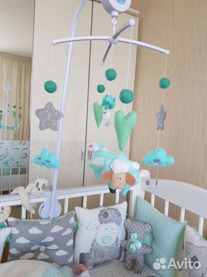 Мобиль на кроватку ручной работы с музыкальным