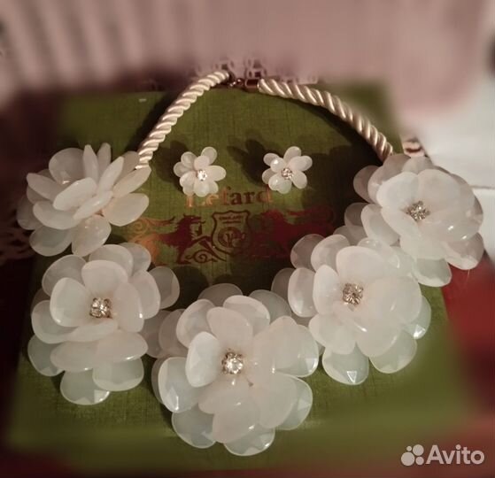 Колье с серьгами