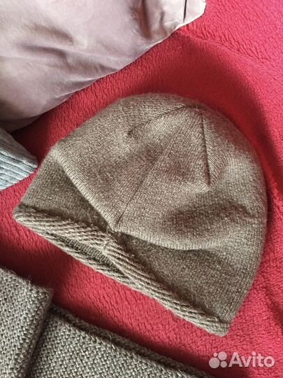 Шапка и шарф зимние, новые, очень теплые