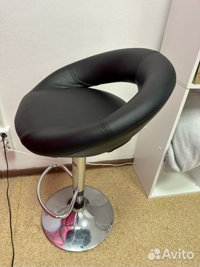 Стул для бровиста