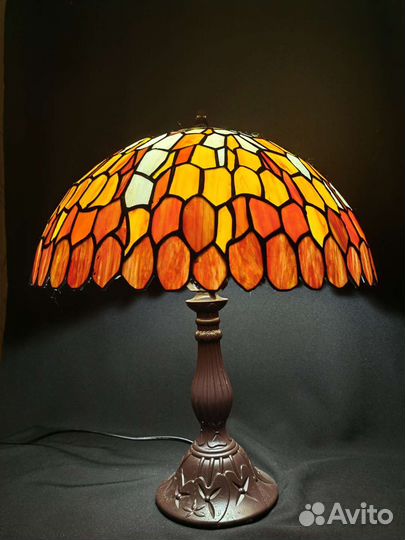 Лампа настольная, витражная, в технике Tiffany