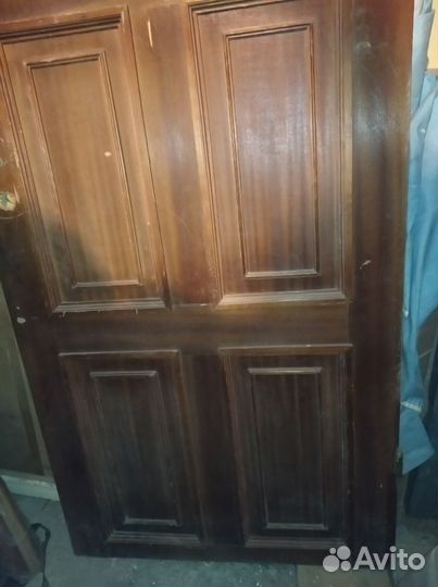 Продам дверь деревянную б/у