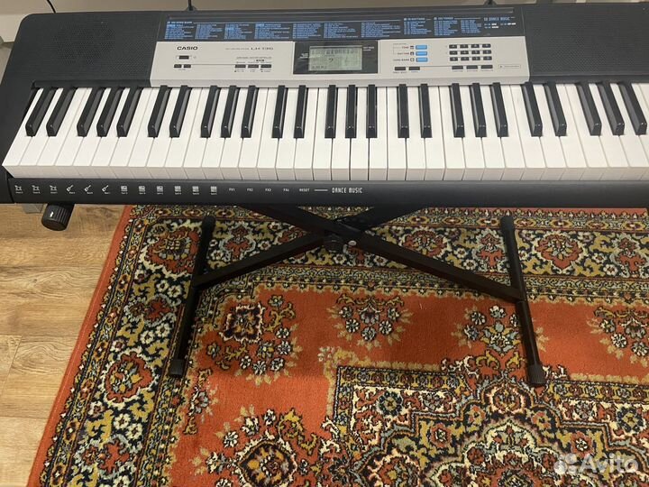 Синтезатор casio lk 136